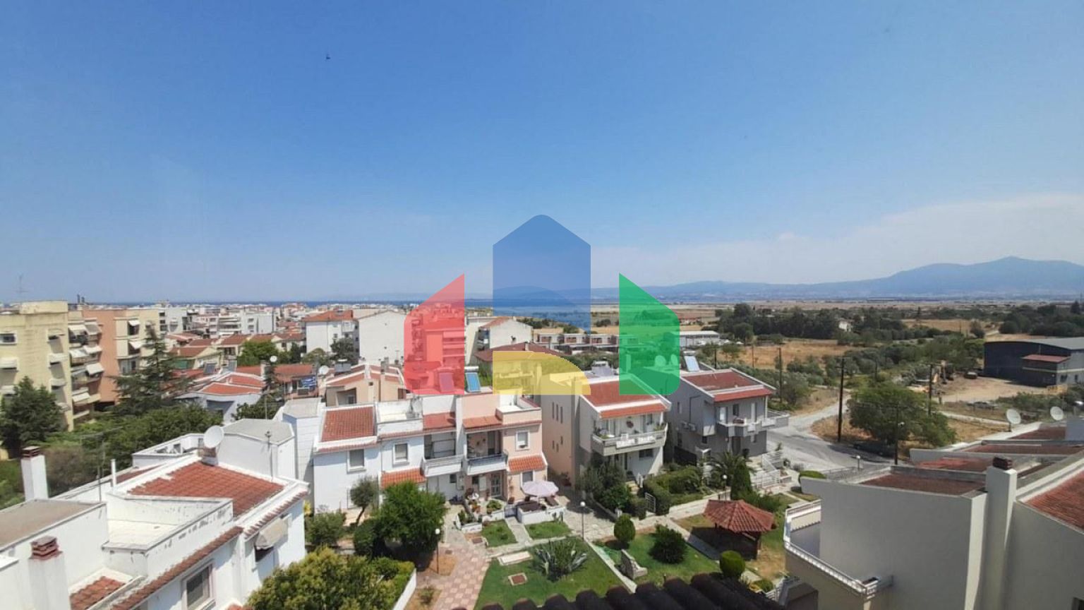 Продаж - Таунхаус 240 m² в передмісті Салонік