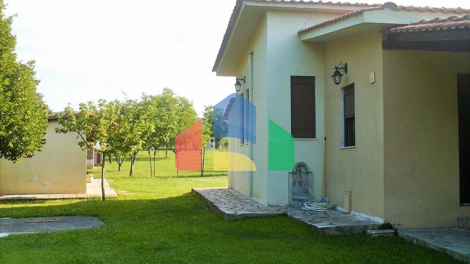 Продаж - Котедж 90 m² в передмісті Салонік