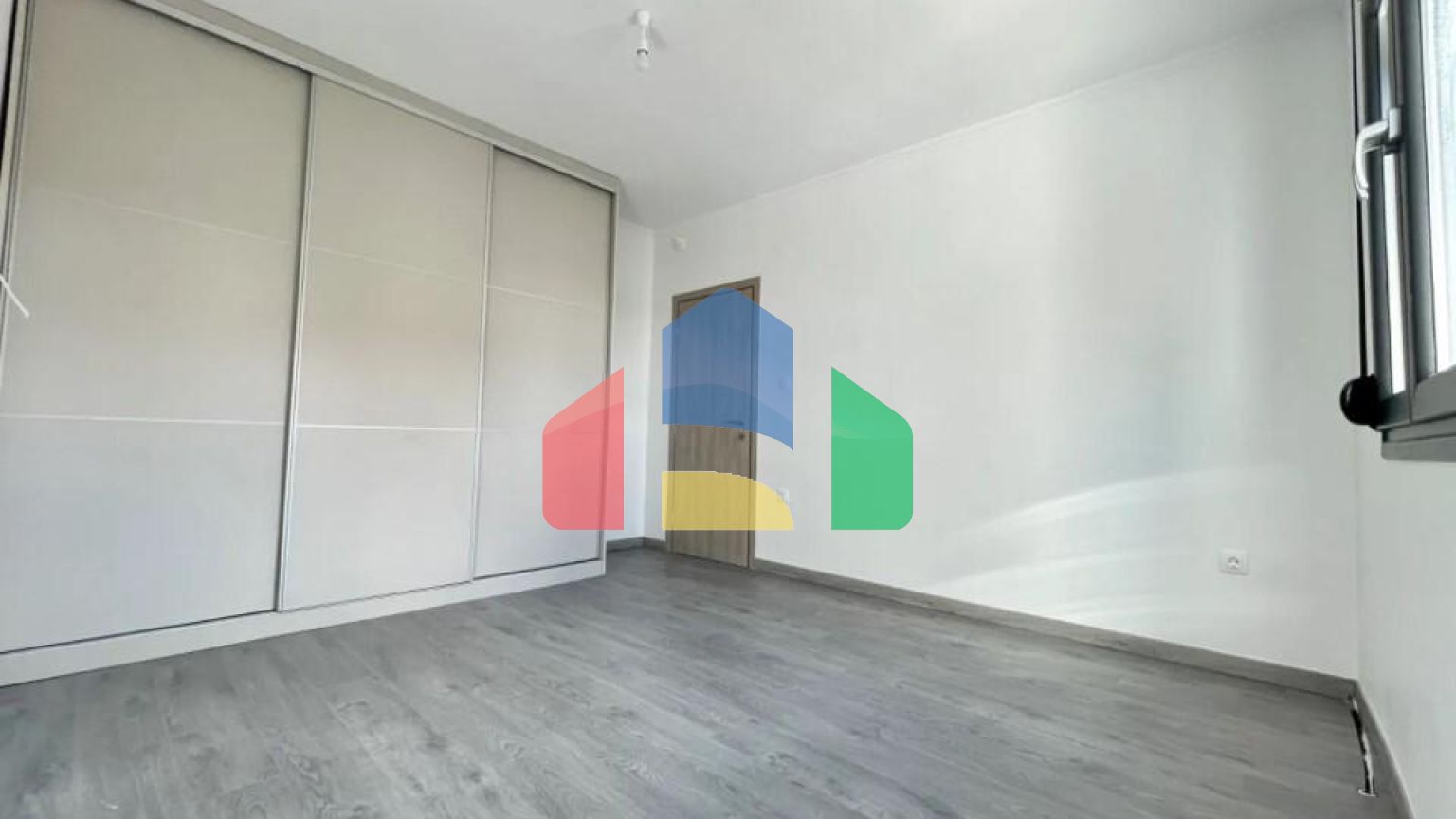 Продаж - Квартира 75 m² в передмісті Салонік