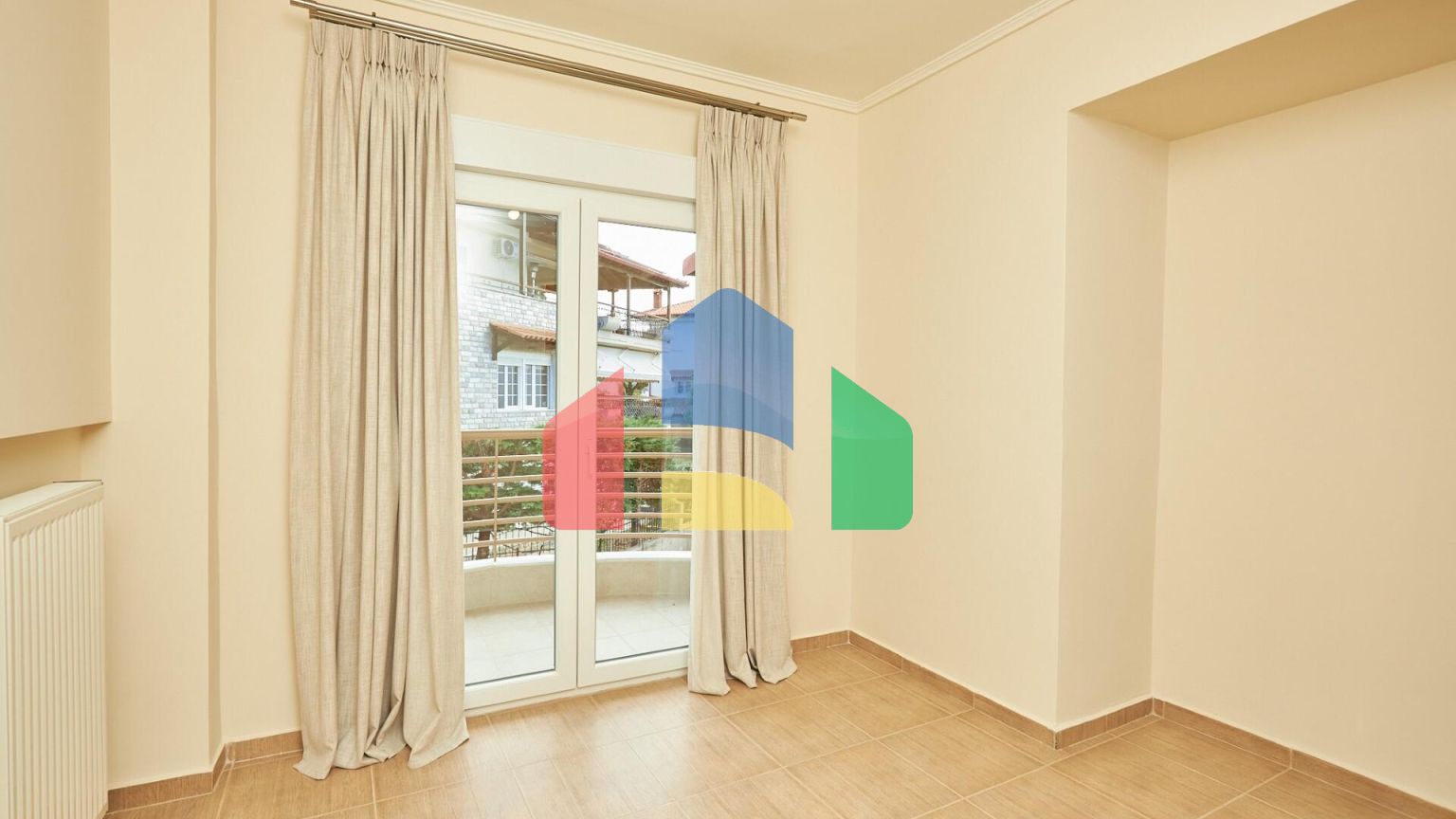 Продажа - Таунхаус 209 m² в пригороде Салоник