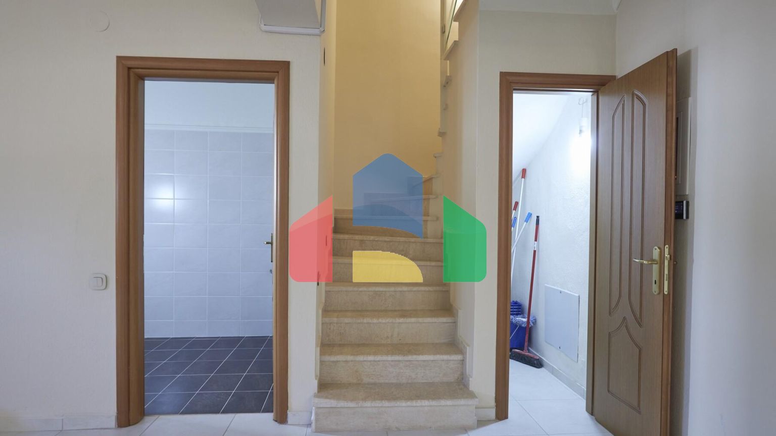 Продажа - Таунхаус 209 m² в пригороде Салоник