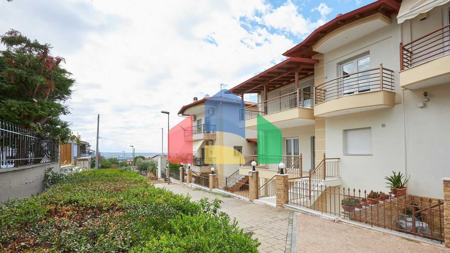 Продажа - Таунхаус 209 m² в пригороде Салоник