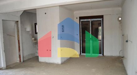 Продаж - Таунхаус 180 m² в передмісті Салонік