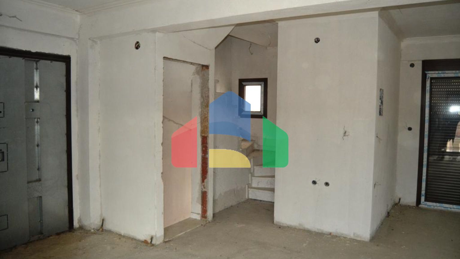 Продаж - Таунхаус 180 m² в передмісті Салонік