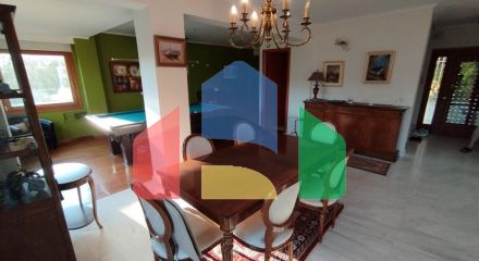 Продаж - Котедж 335 m² в передмісті Салонік