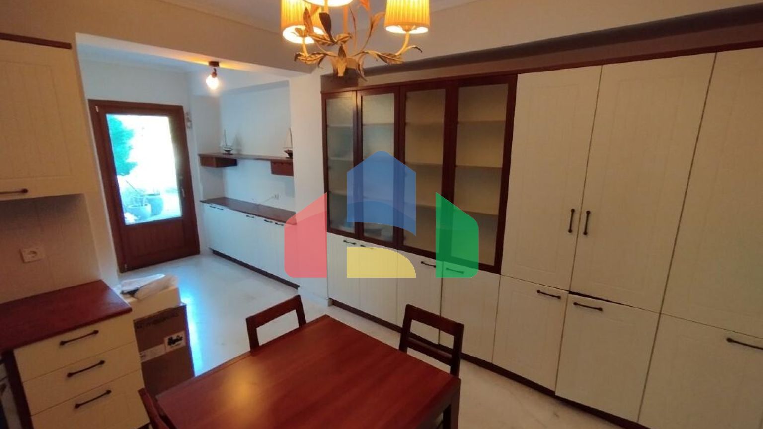 Продаж - Котедж 335 m² в передмісті Салонік