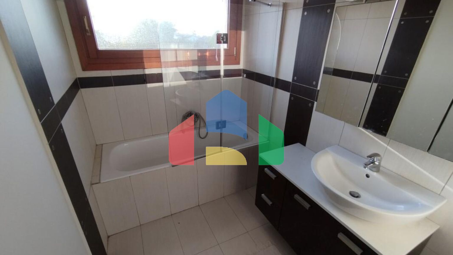 Продаж - Котедж 335 m² в передмісті Салонік