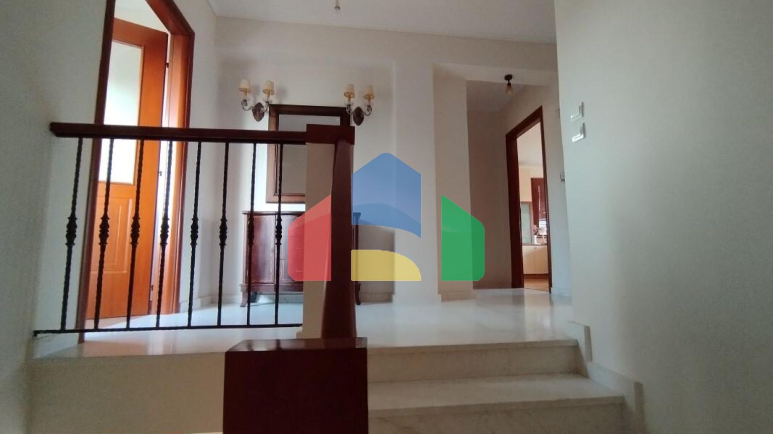 Продаж - Котедж 335 m² в передмісті Салонік