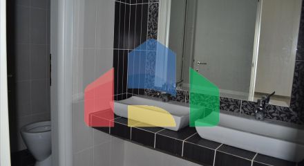 Продаж - Комерційна нерухомість 470 m² в передмісті Салонік