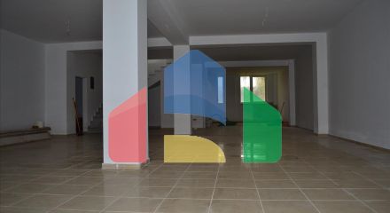 Продаж - Комерційна нерухомість 470 m² в передмісті Салонік