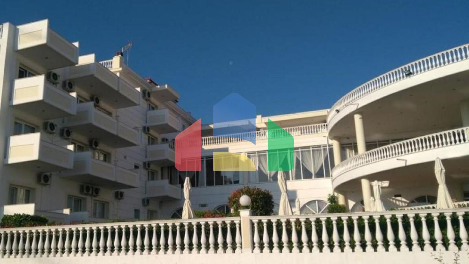 Продаж - Готель 4390 m² в передмісті Салонік