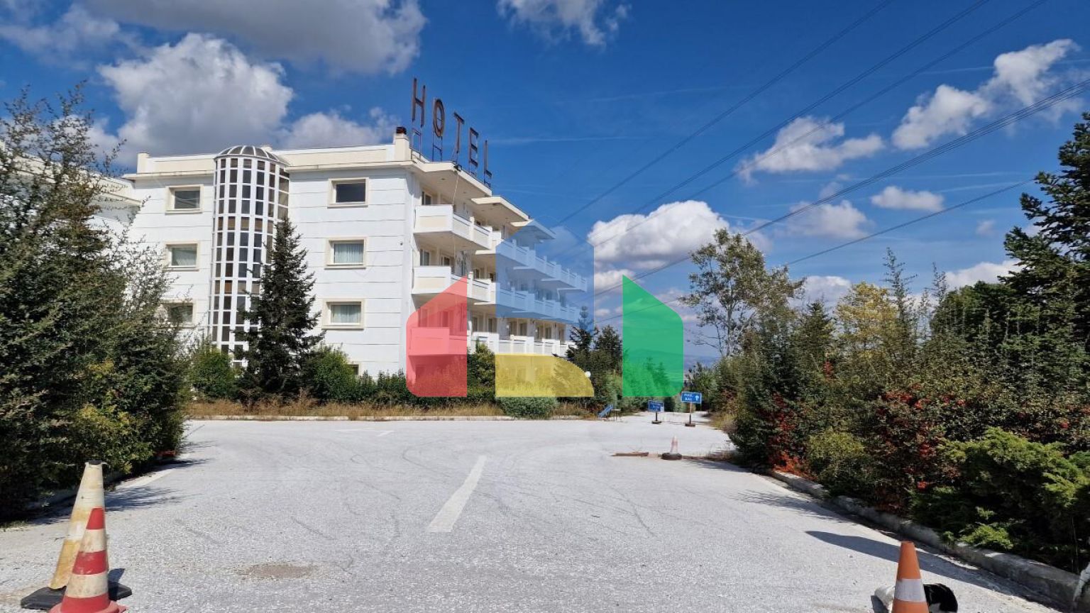 Продаж - Готель 4390 m² в передмісті Салонік
