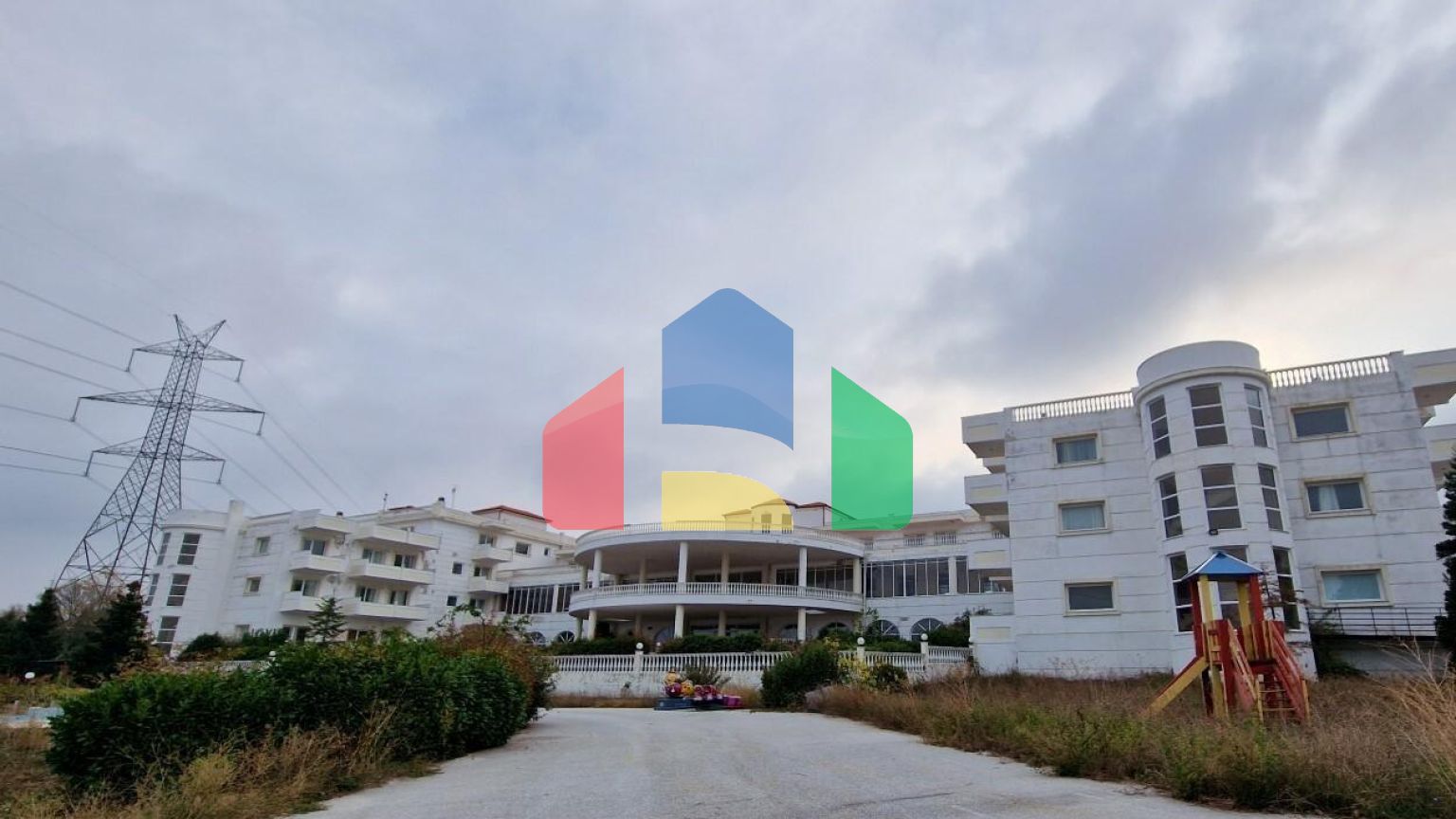 Продаж - Готель 4390 m² в передмісті Салонік