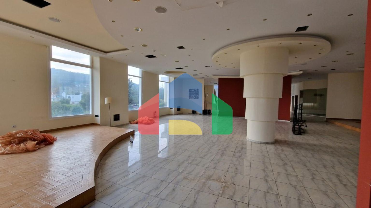 Продаж - Готель 4390 m² в передмісті Салонік