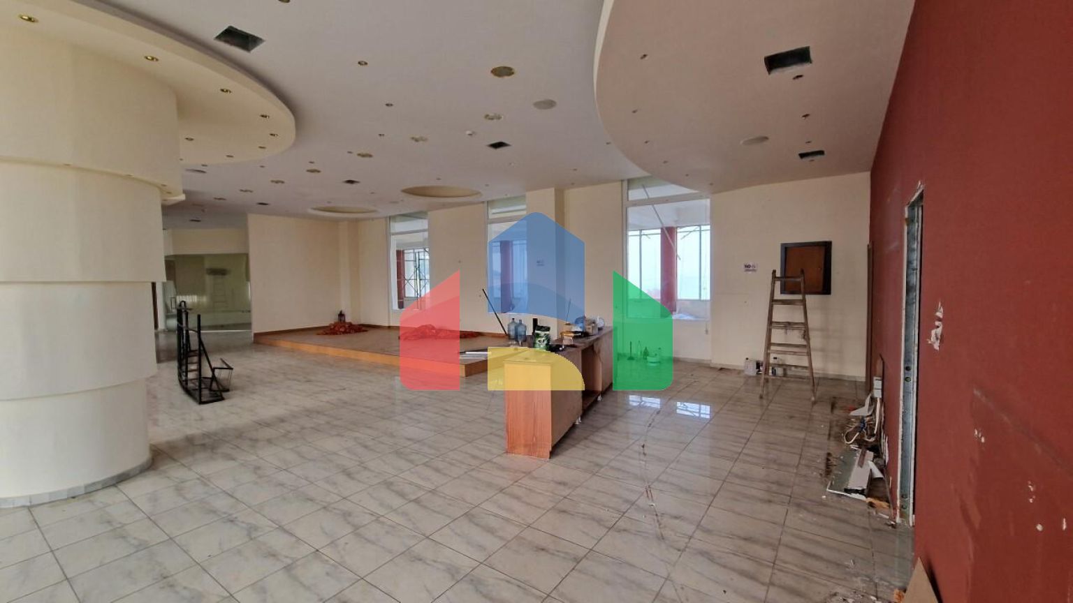 Продаж - Готель 4390 m² в передмісті Салонік