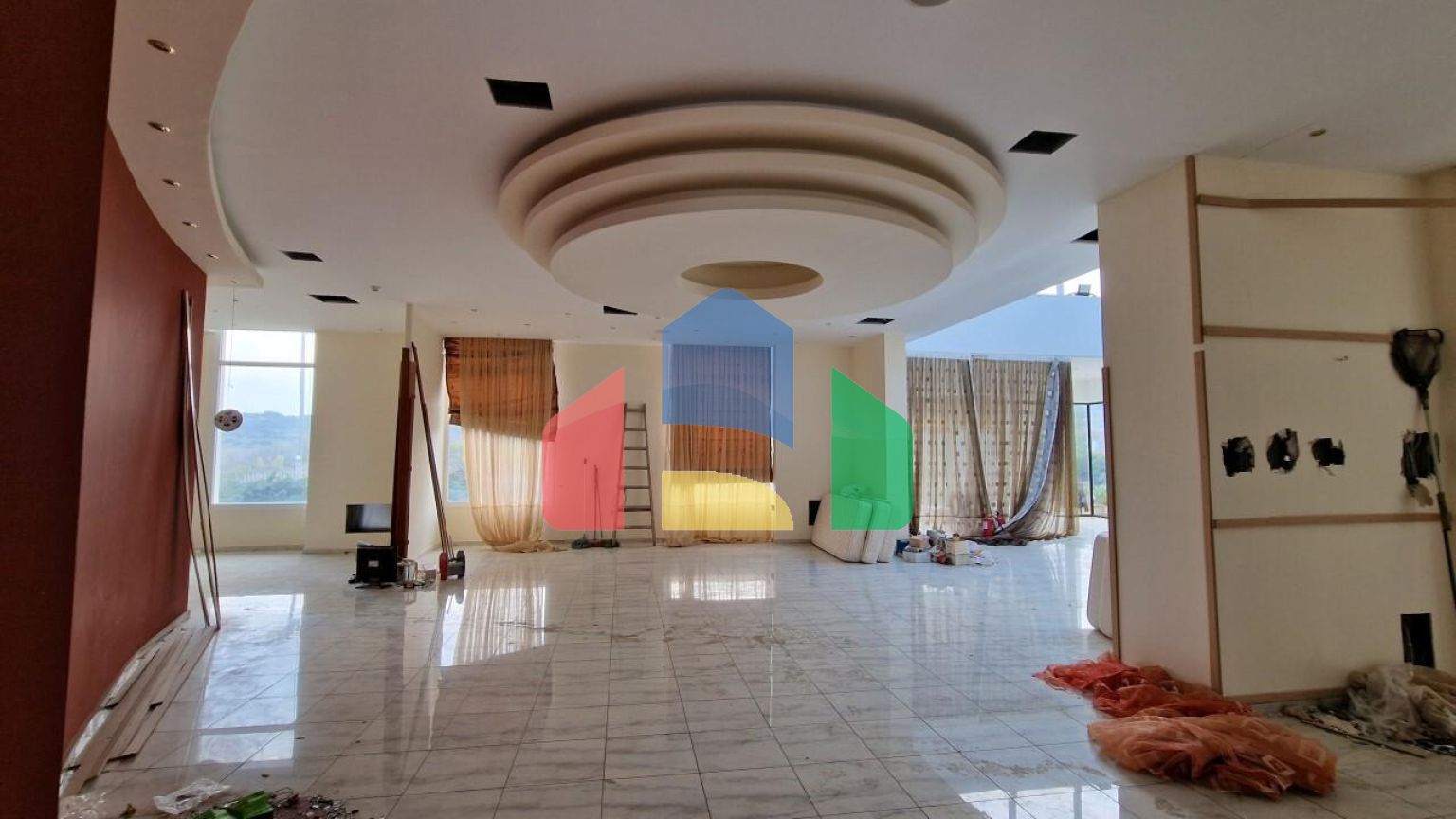 Продаж - Готель 4390 m² в передмісті Салонік