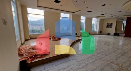 Продаж - Готель 4390 m² в передмісті Салонік