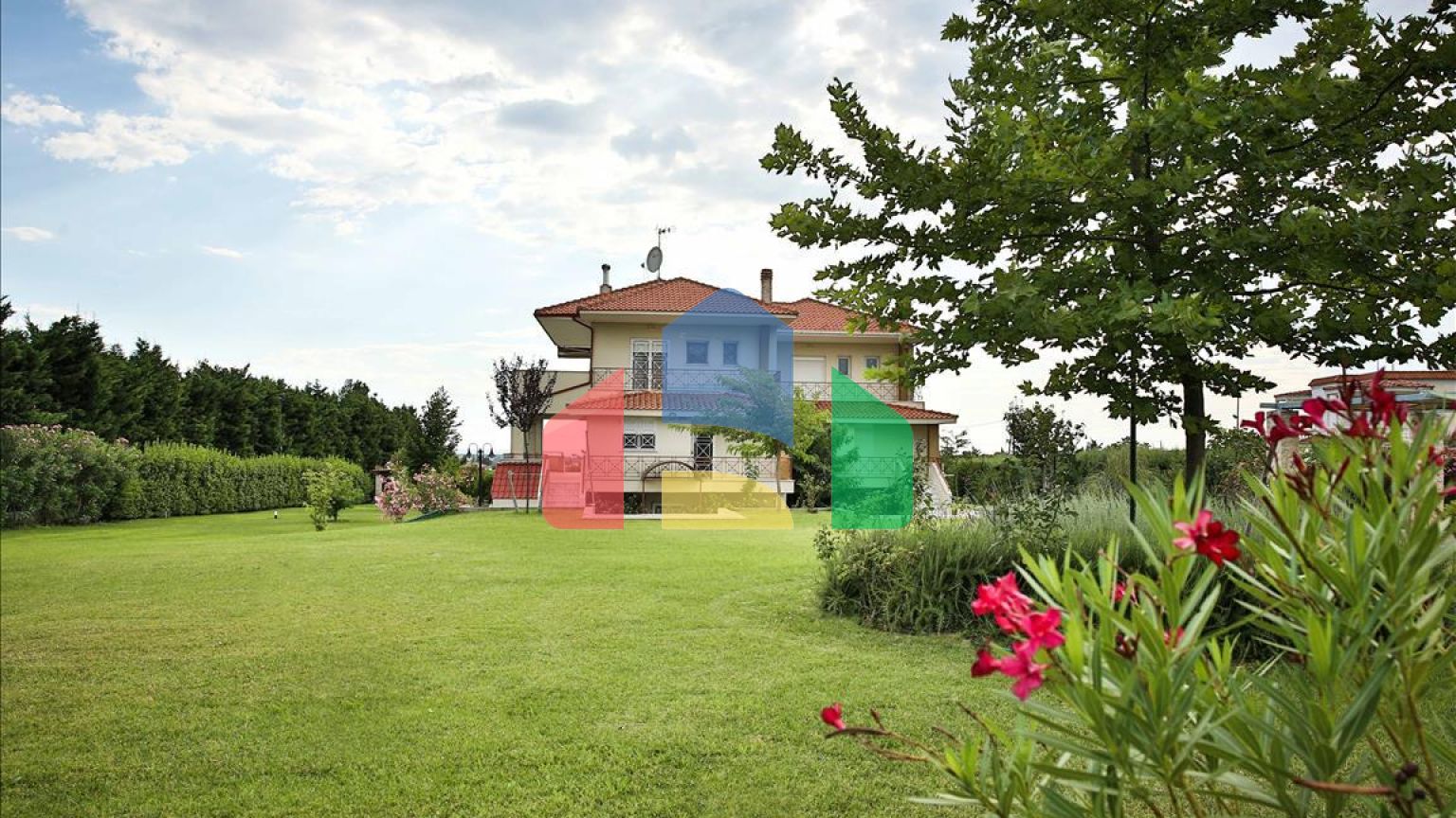 Продажа - Вилла 590 m² в пригороде Салоник