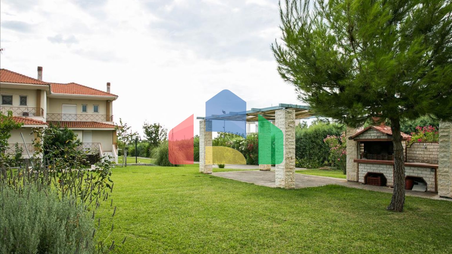 Продажа - Вилла 590 m² в пригороде Салоник