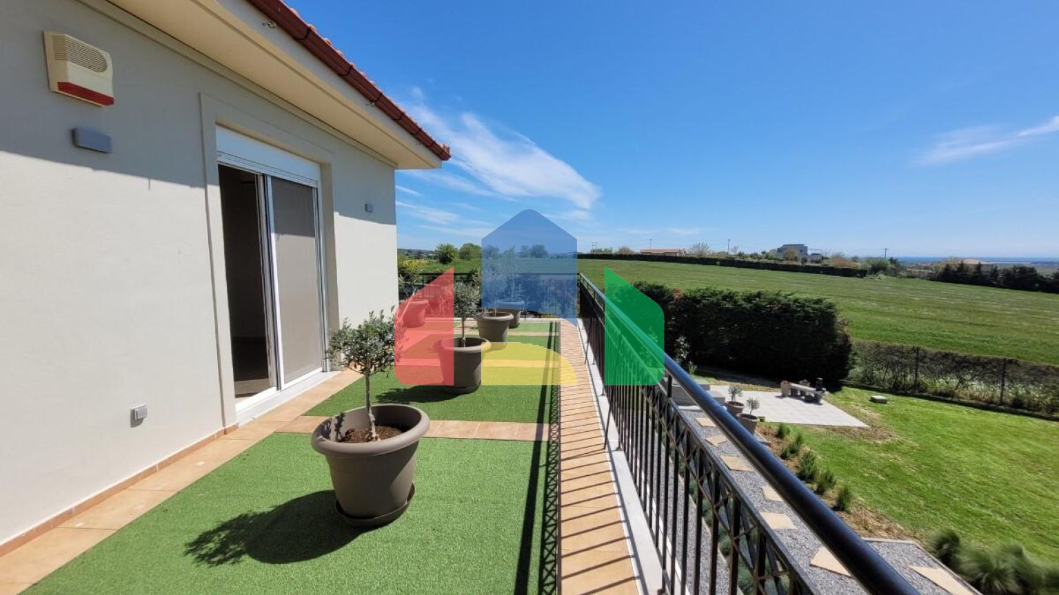 Продаж - Вілла 330 m² в передмісті Салонік