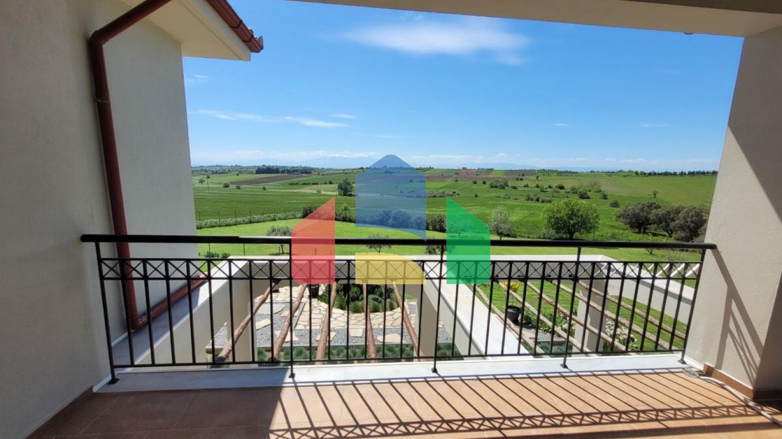 Продаж - Вілла 330 m² в передмісті Салонік