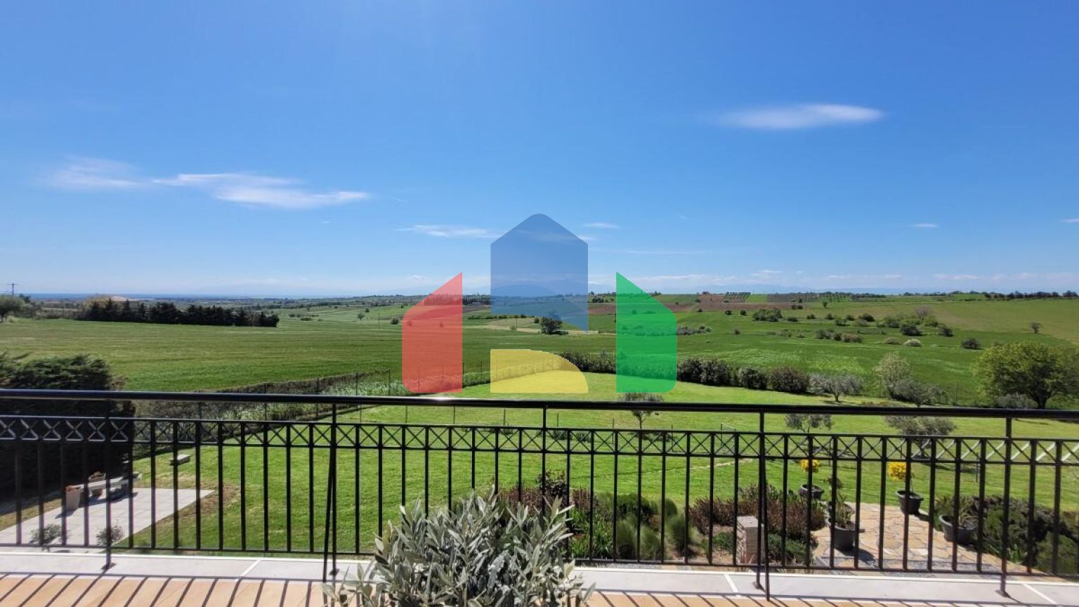 Продаж - Вілла 330 m² в передмісті Салонік