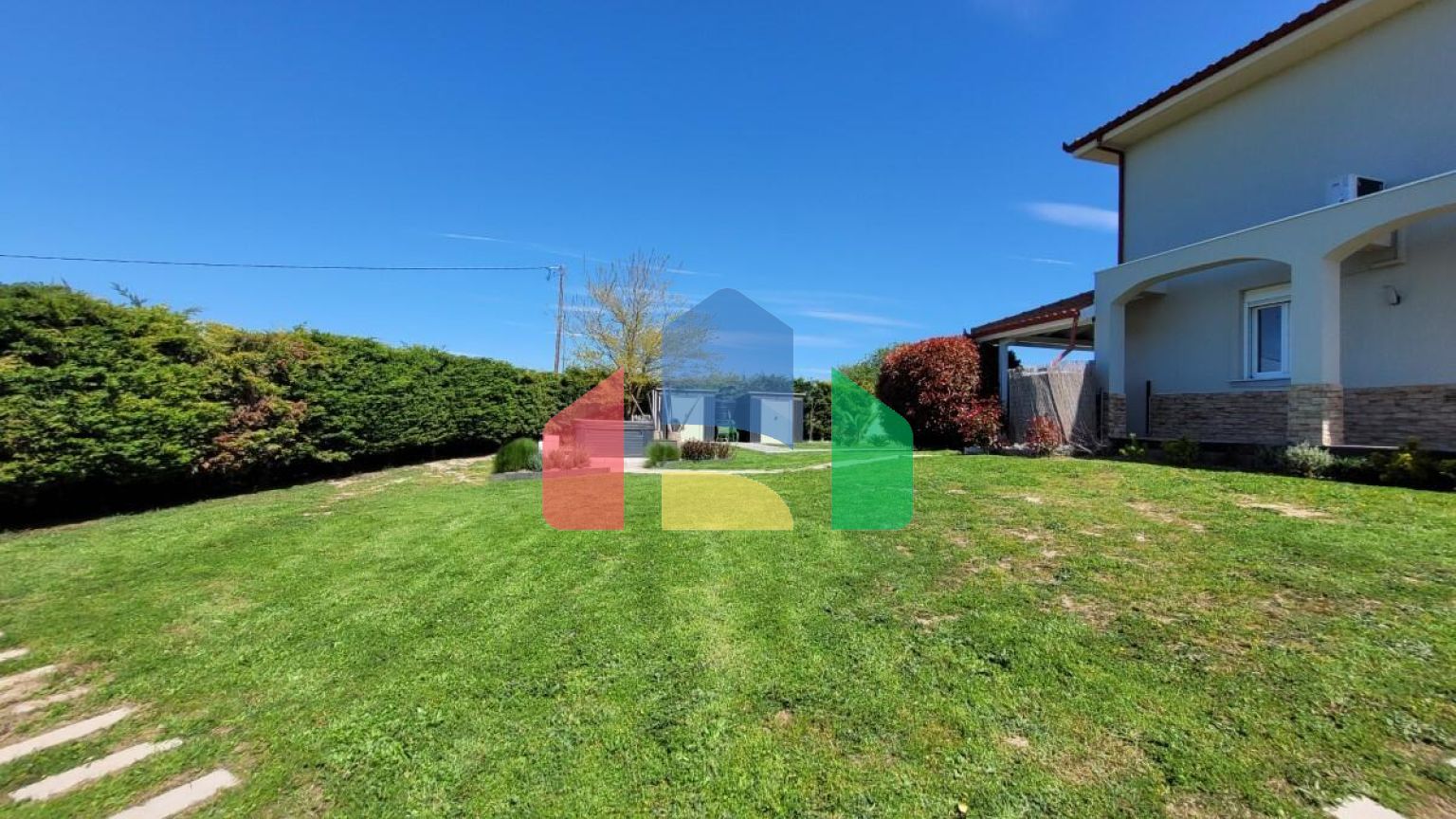 Продаж - Вілла 330 m² в передмісті Салонік