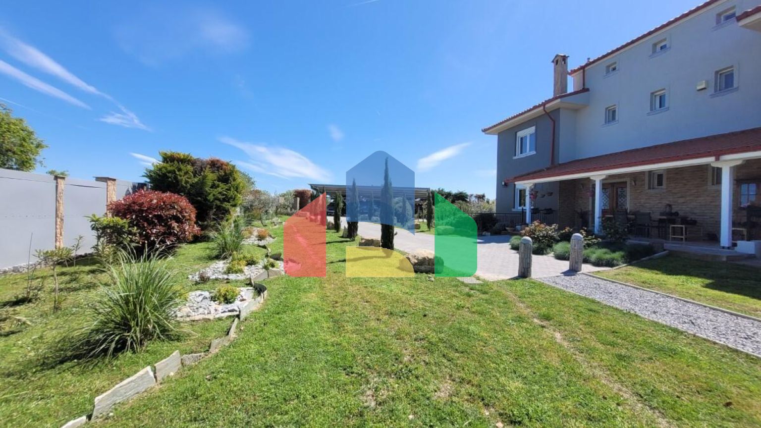 Продаж - Вілла 330 m² в передмісті Салонік