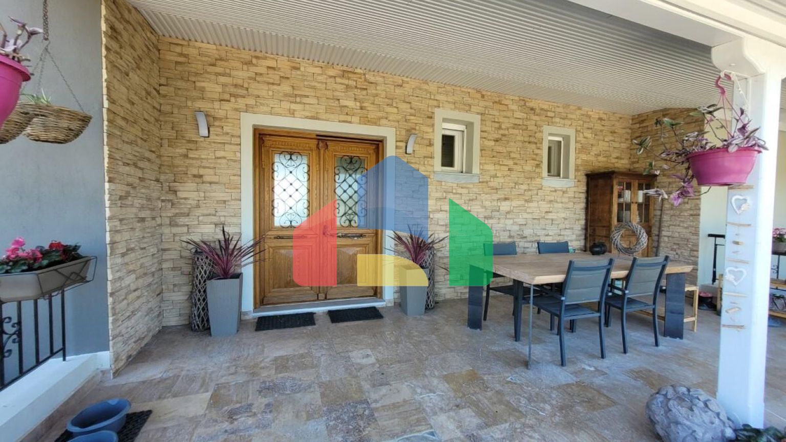 Продаж - Вілла 330 m² в передмісті Салонік