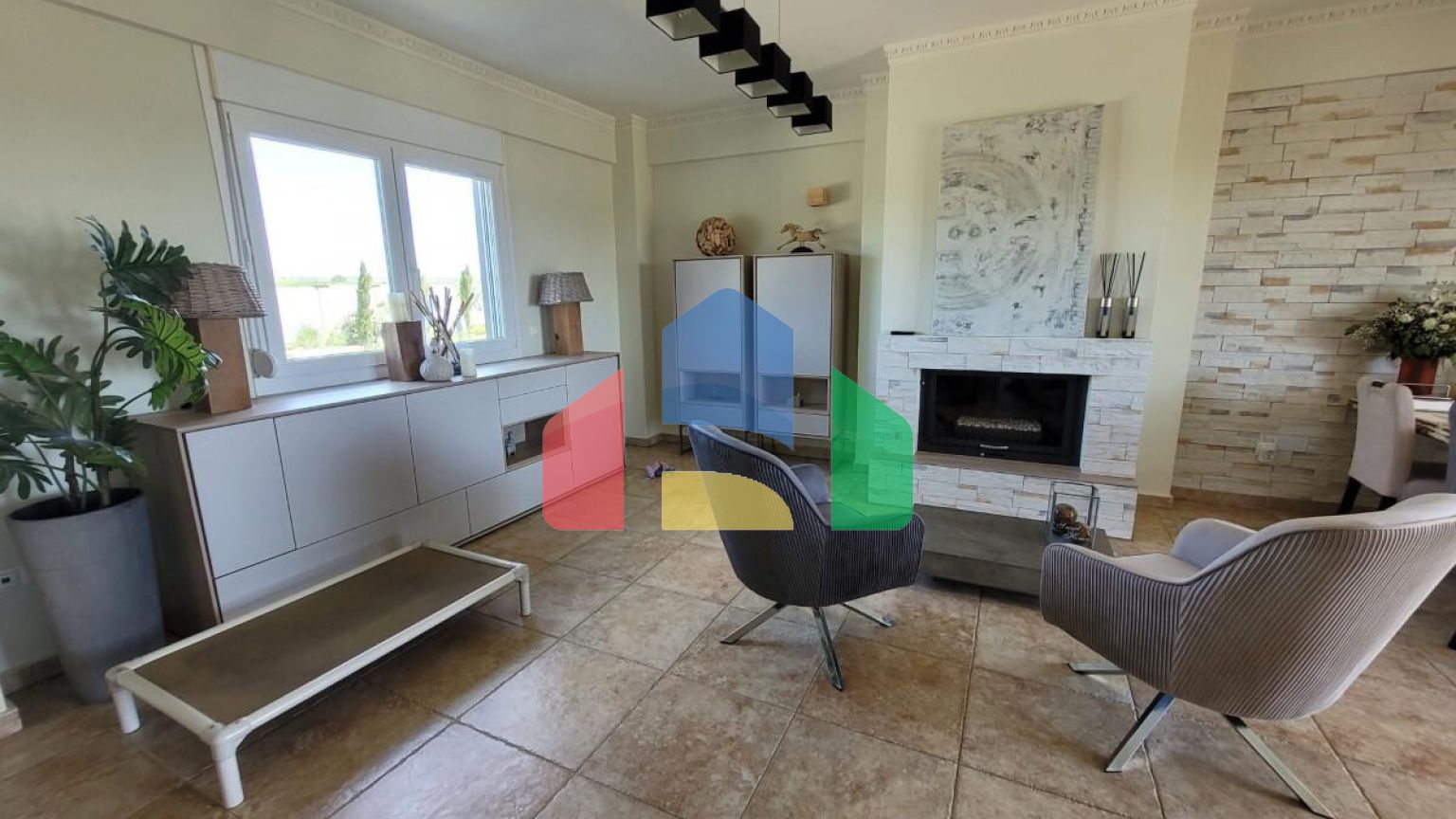 Продаж - Вілла 330 m² в передмісті Салонік