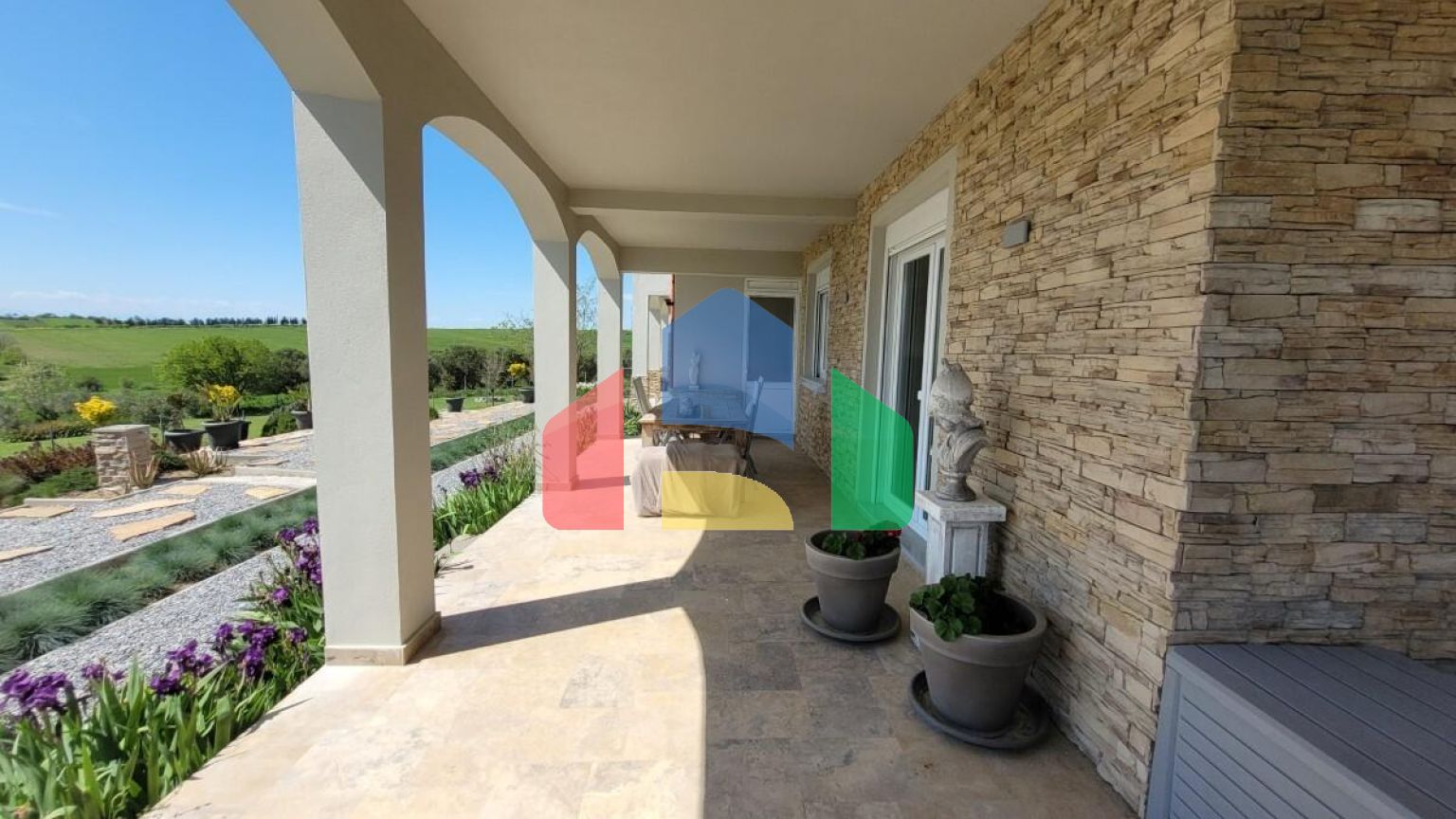 Продаж - Вілла 330 m² в передмісті Салонік