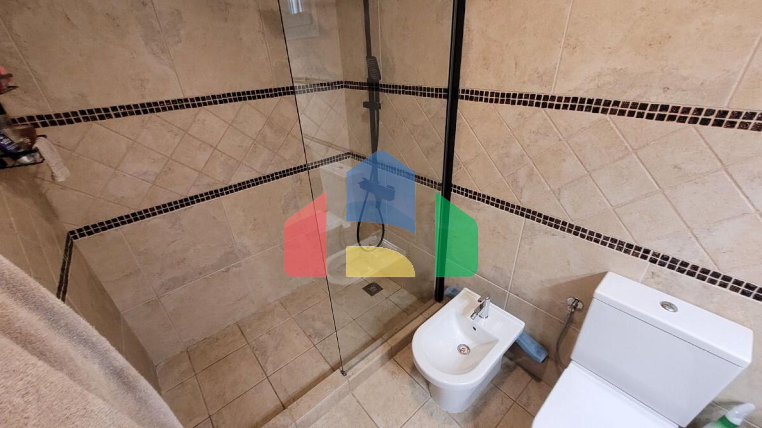 Продаж - Вілла 330 m² в передмісті Салонік