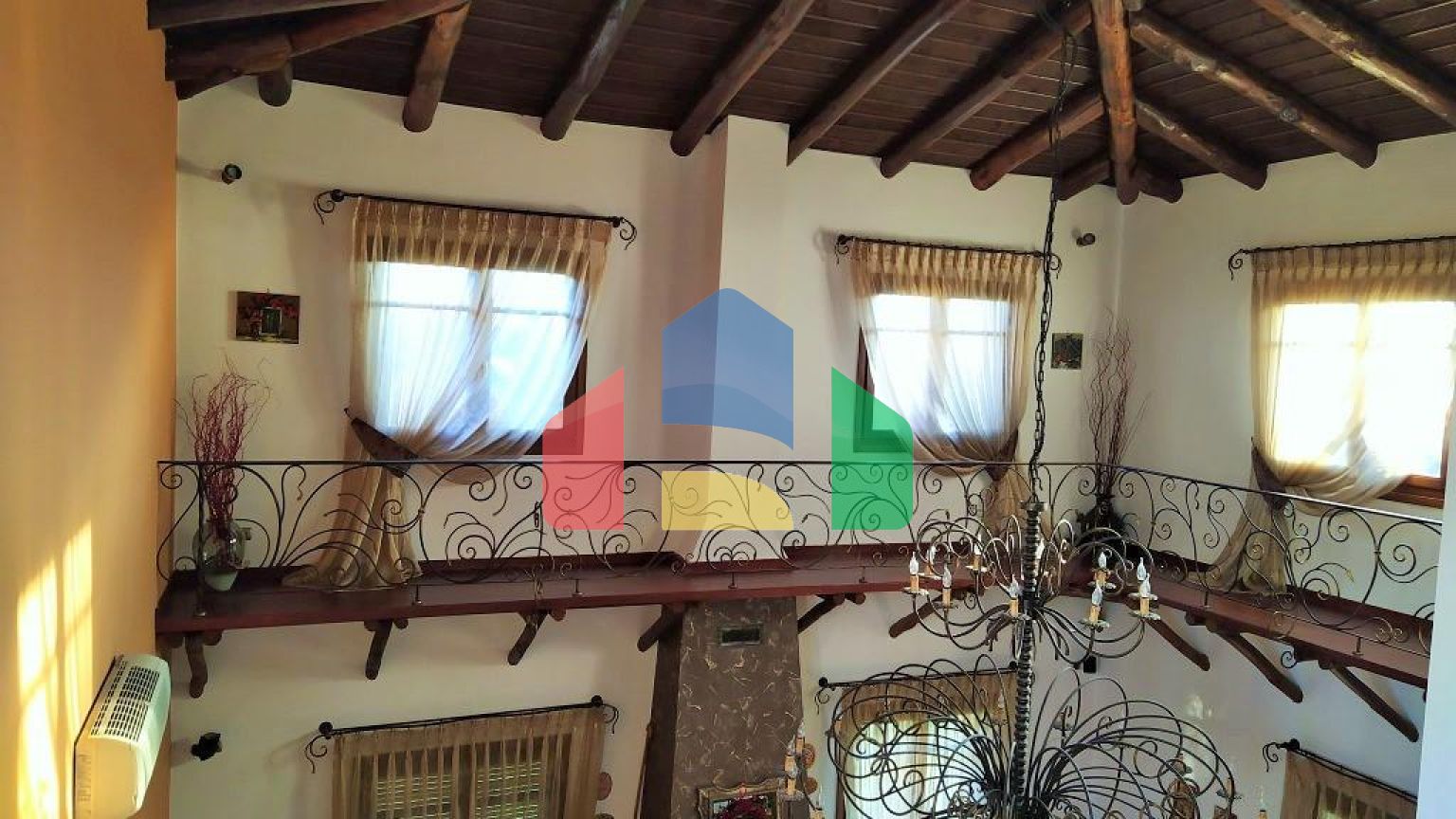 Продаж - Котедж 350 m² в передмісті Салонік