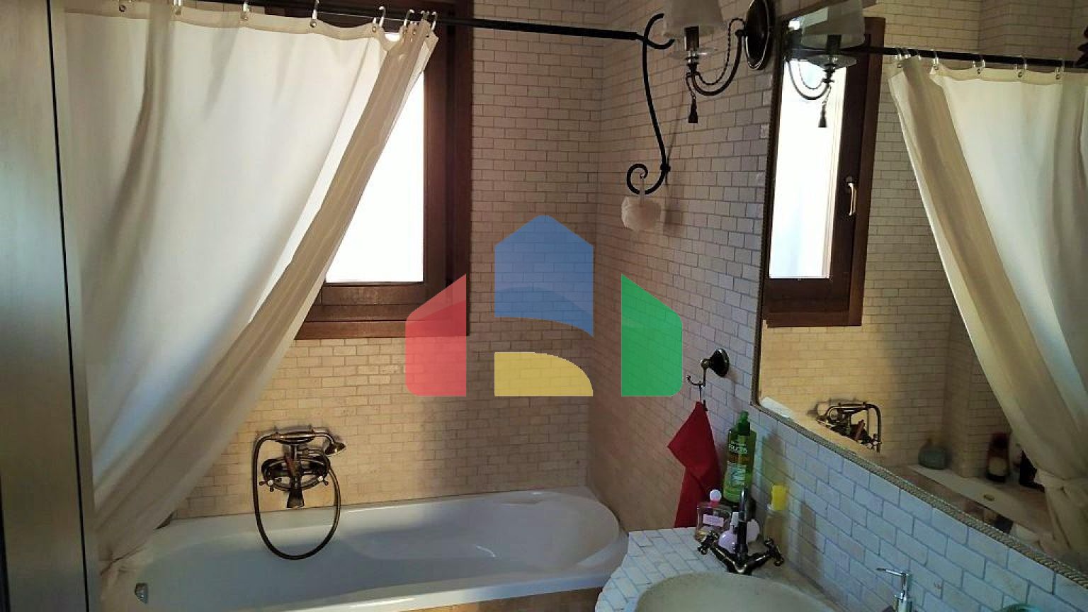 Продаж - Котедж 350 m² в передмісті Салонік