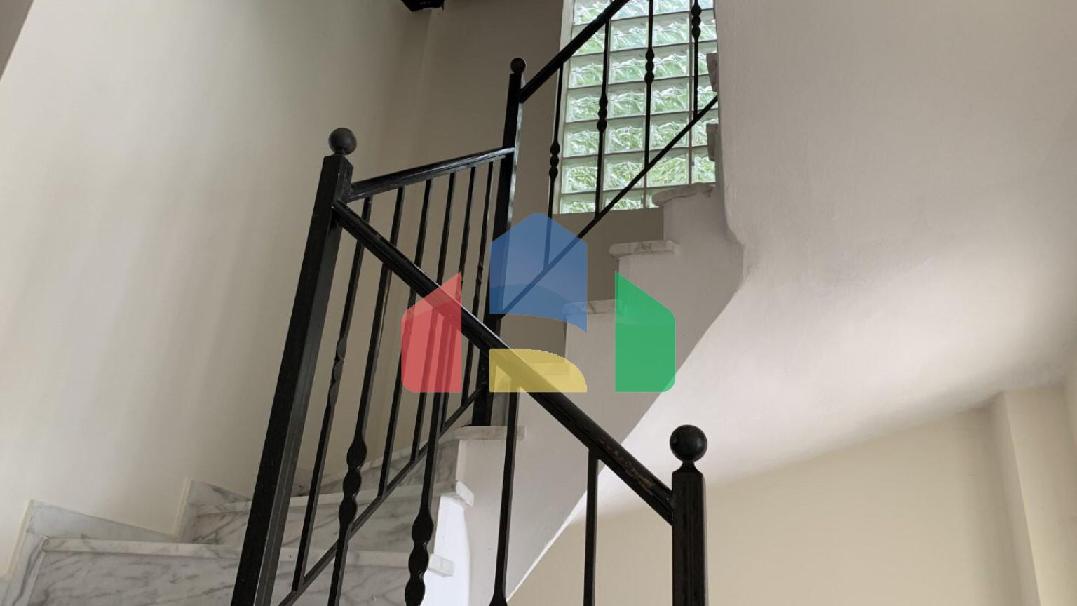 Продаж - Таунхаус 260 m² в передмісті Салонік