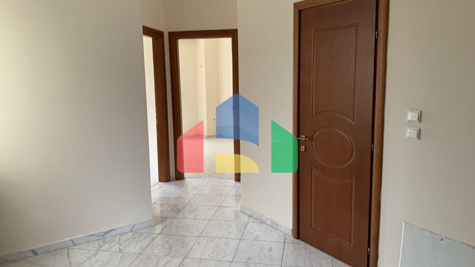 Продаж - Таунхаус 260 m² в передмісті Салонік