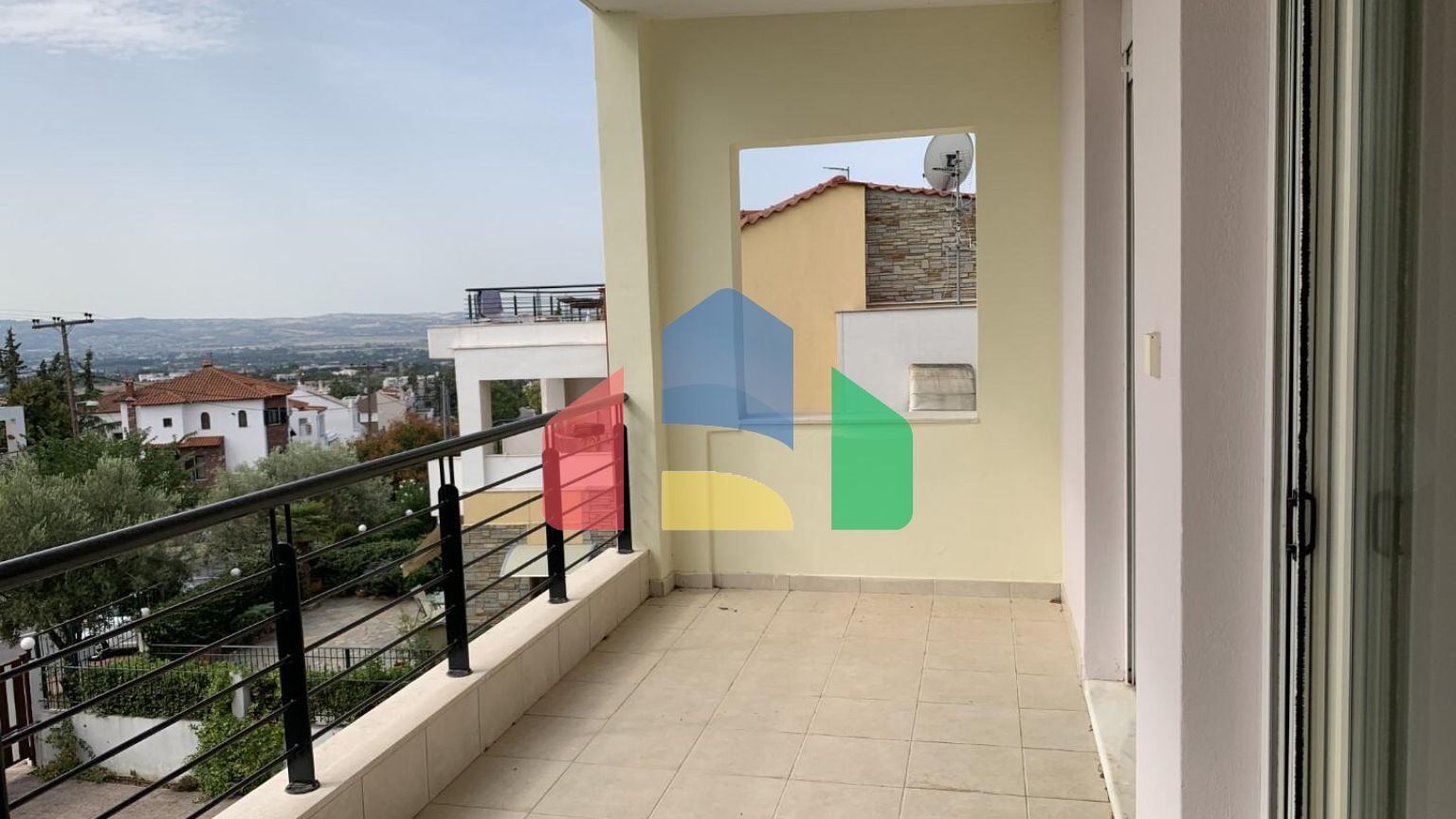 Продаж - Таунхаус 260 m² в передмісті Салонік