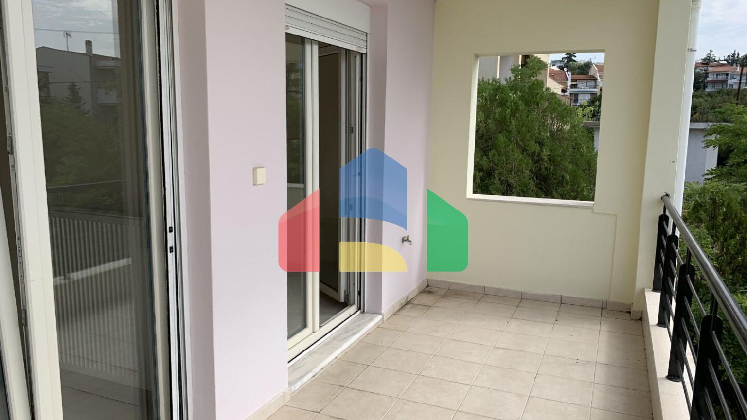 Продаж - Таунхаус 260 m² в передмісті Салонік