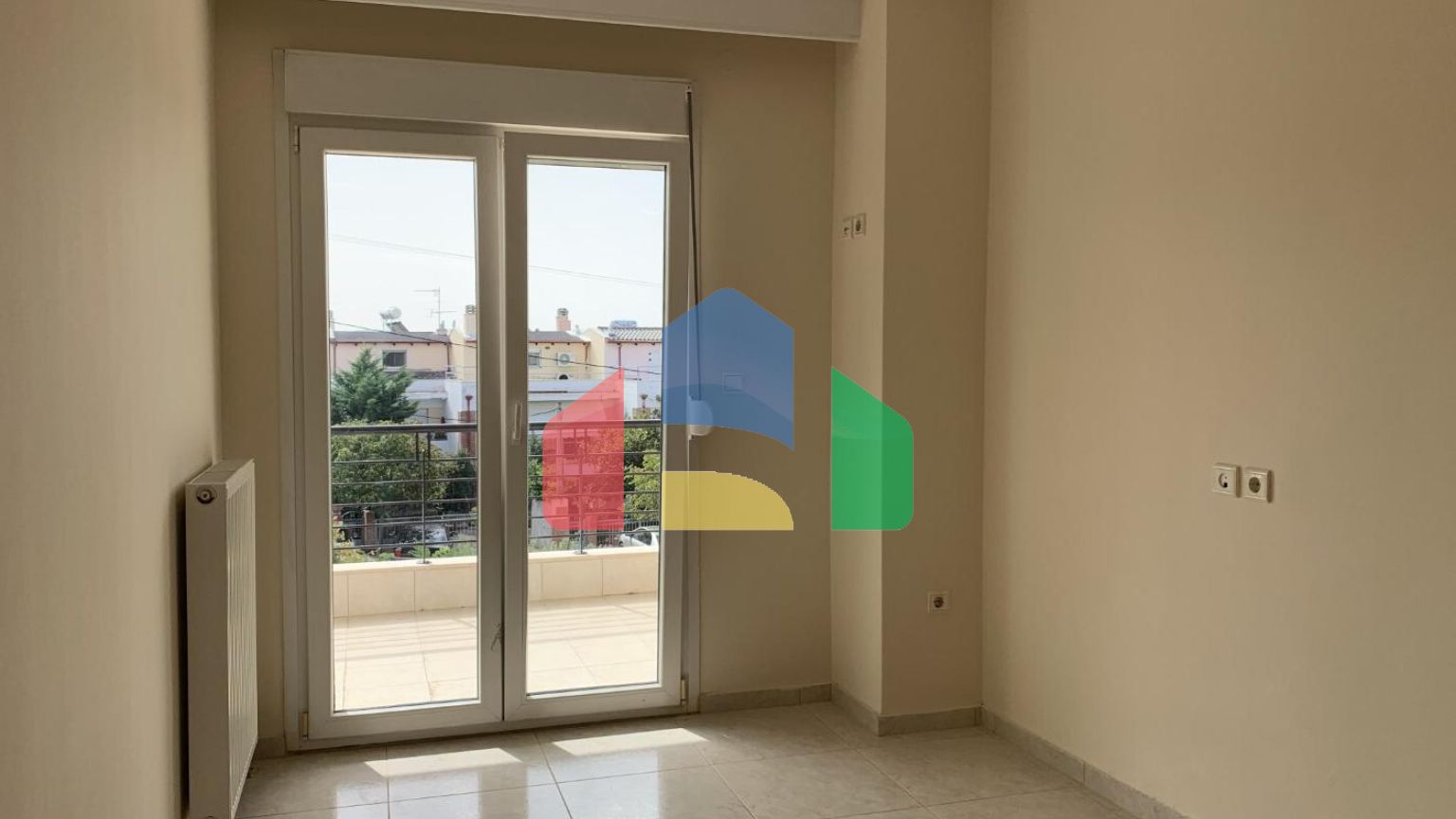 Продаж - Таунхаус 260 m² в передмісті Салонік