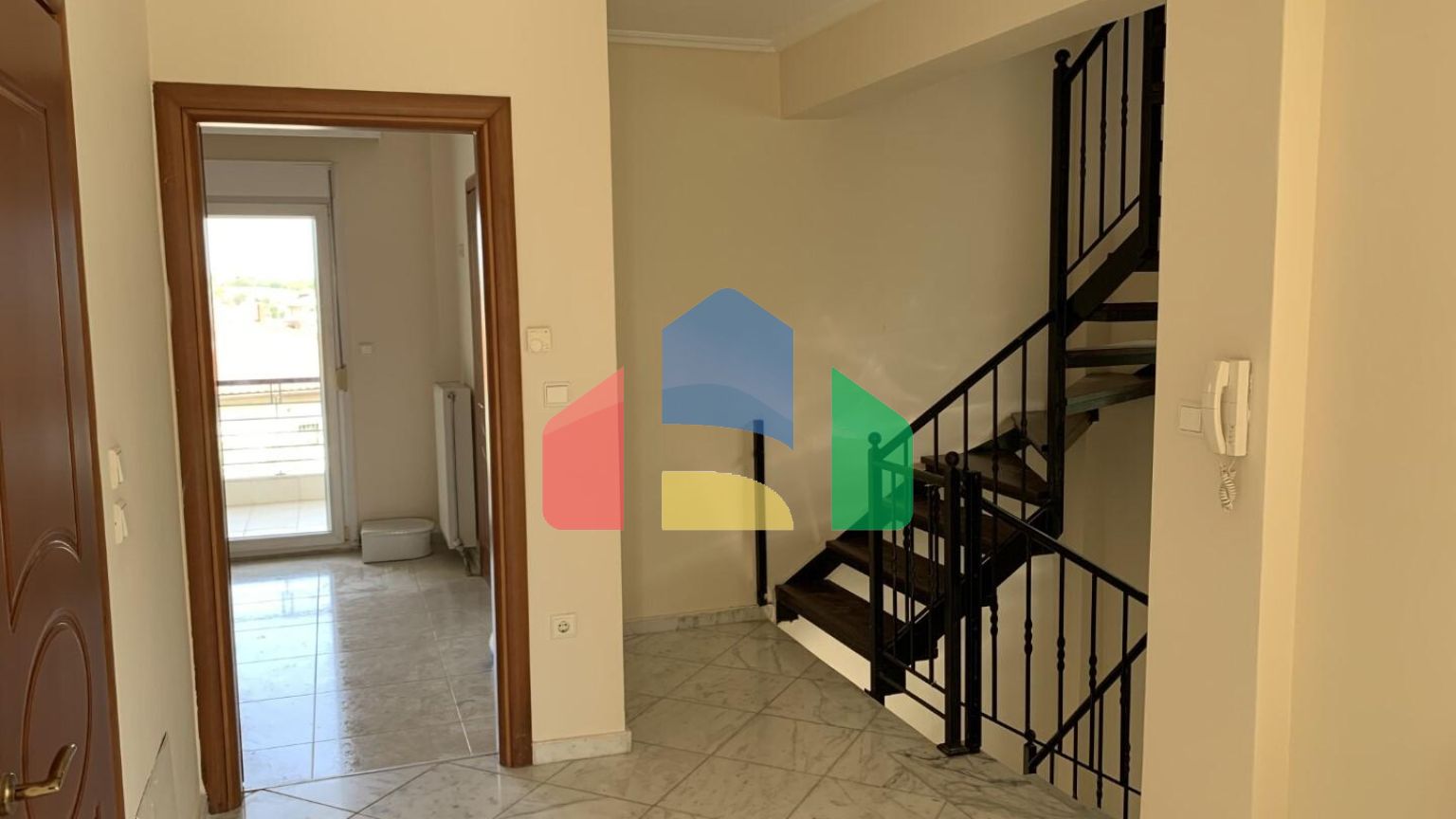 Продаж - Таунхаус 260 m² в передмісті Салонік