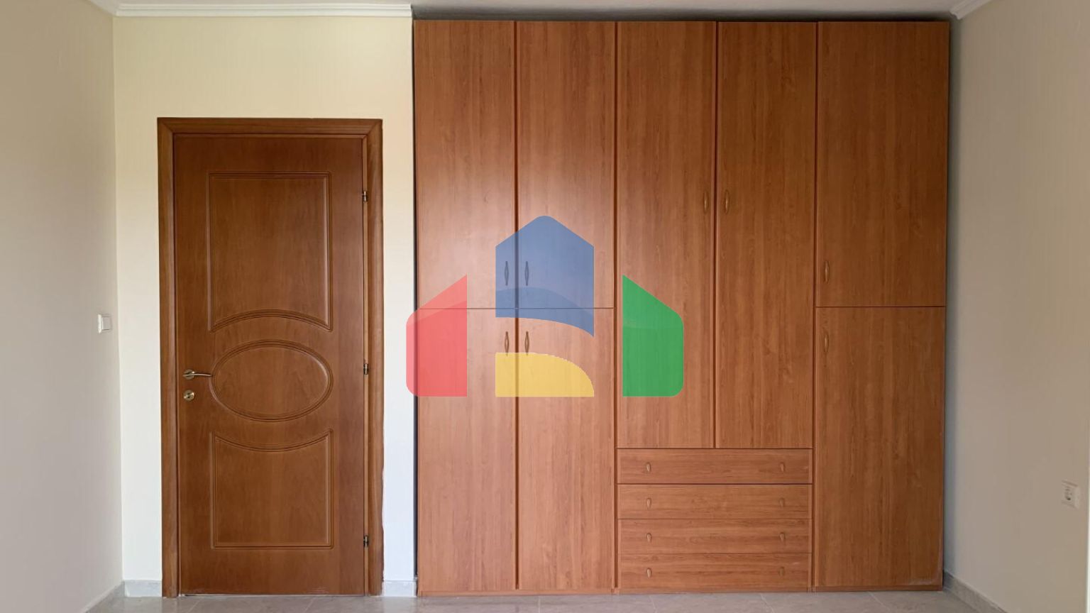 Продаж - Таунхаус 260 m² в передмісті Салонік