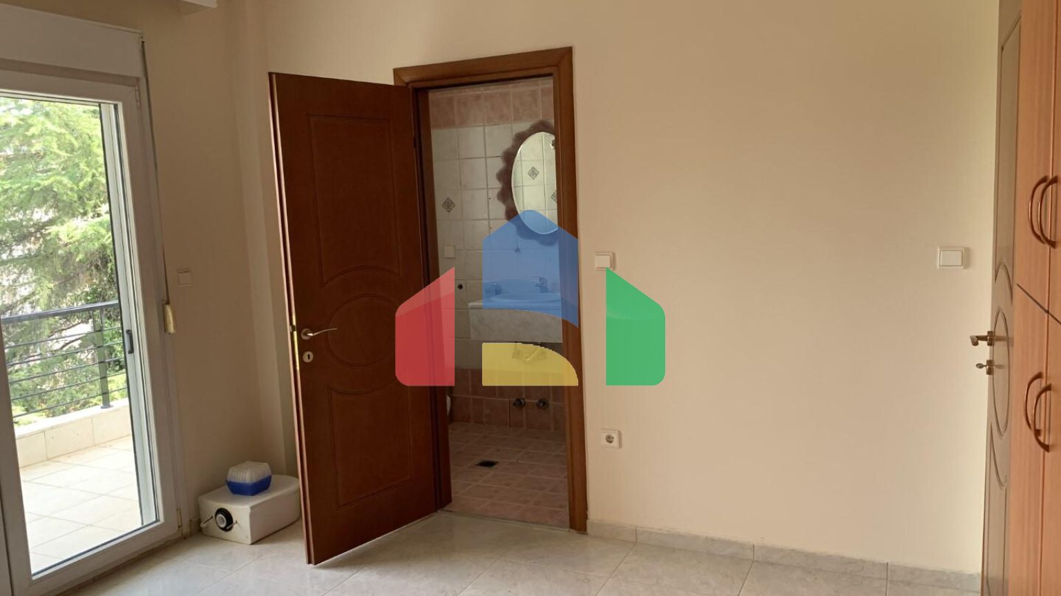 Продаж - Таунхаус 260 m² в передмісті Салонік