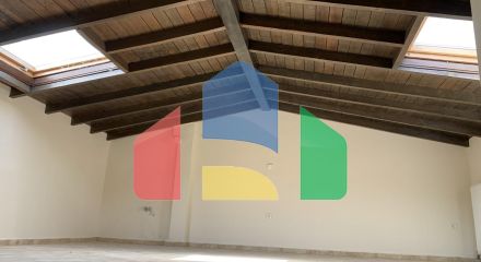 Продаж - Таунхаус 260 m² в передмісті Салонік