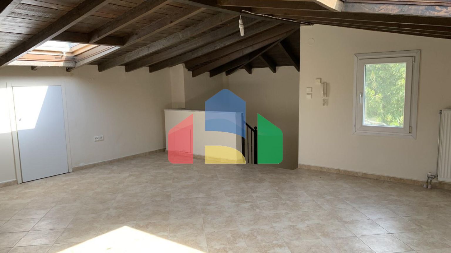 Продаж - Таунхаус 260 m² в передмісті Салонік