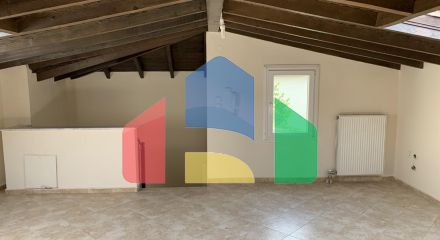 Продаж - Таунхаус 260 m² в передмісті Салонік