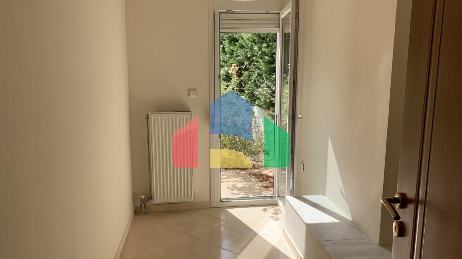 Продаж - Таунхаус 260 m² в передмісті Салонік