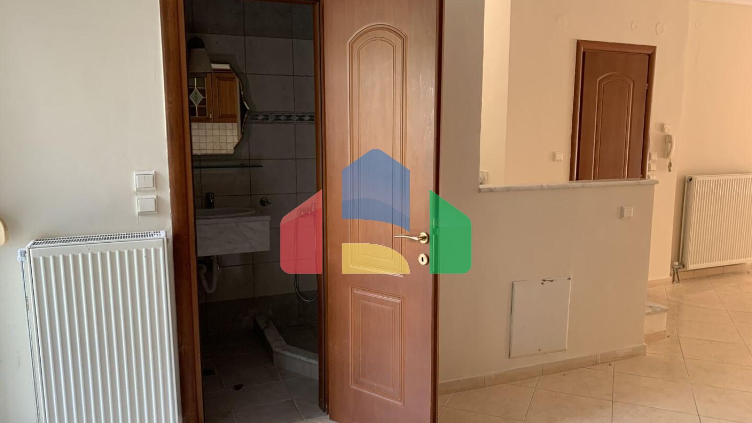 Продаж - Таунхаус 260 m² в передмісті Салонік