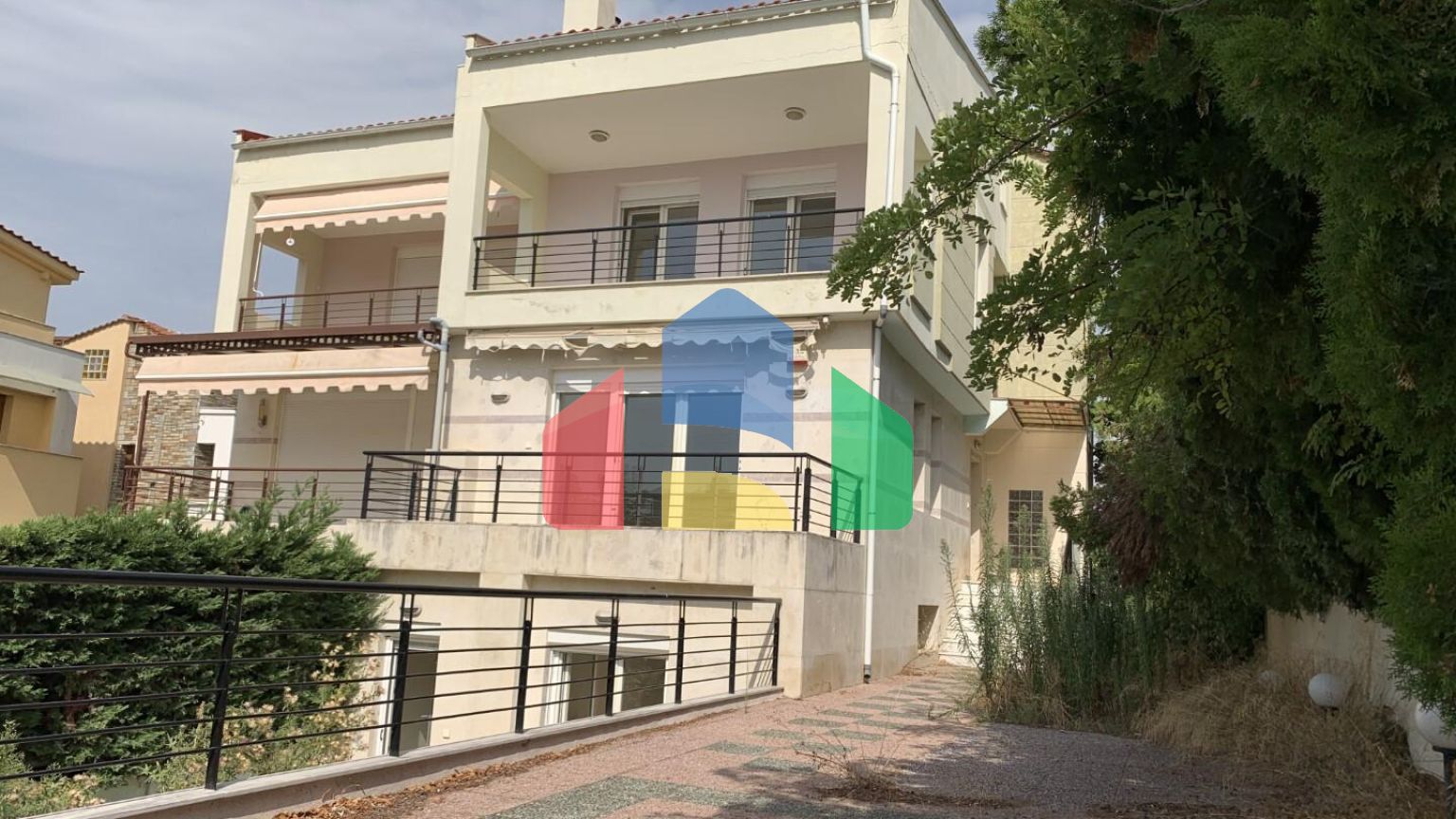 Продаж - Таунхаус 260 m² в передмісті Салонік