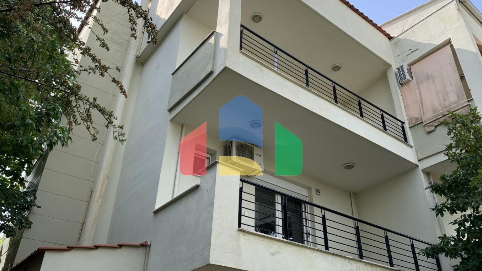 Продаж - Таунхаус 260 m² в передмісті Салонік