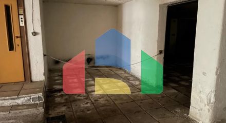 Продажа - Коммерческое помещение 10 m² в пригороде Салоник